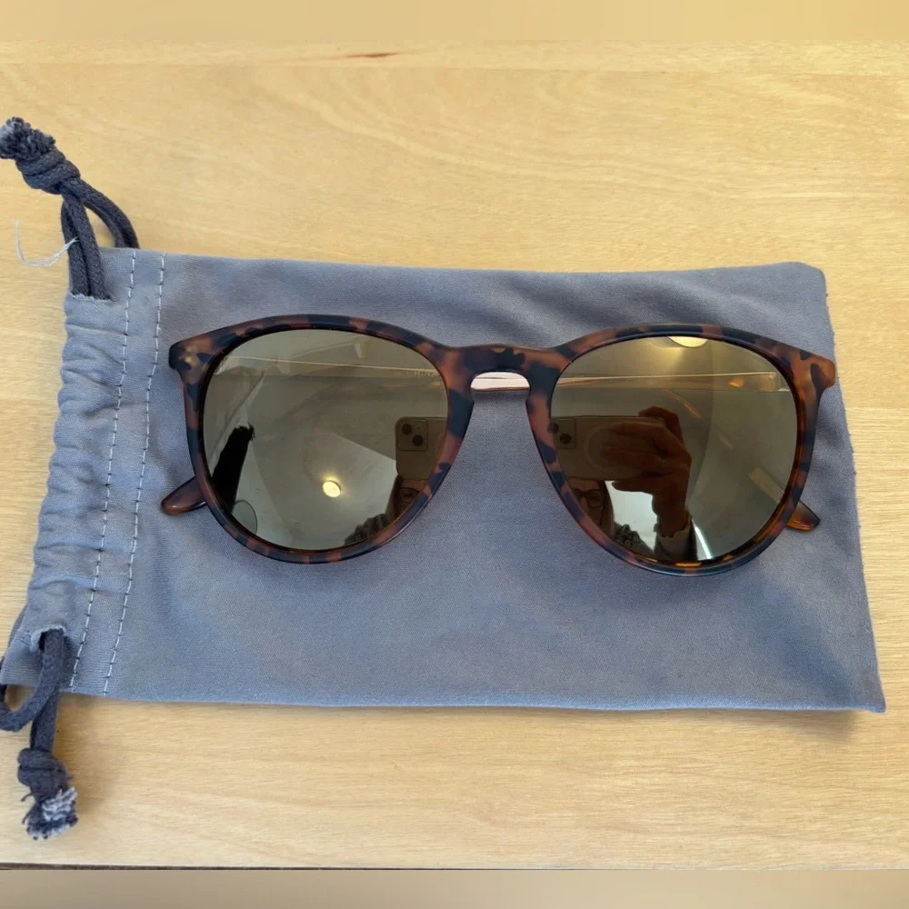 J. Crew Factory Women’s Tortoise Shell Sunglasses with gold lenses - Picture 1 of 3